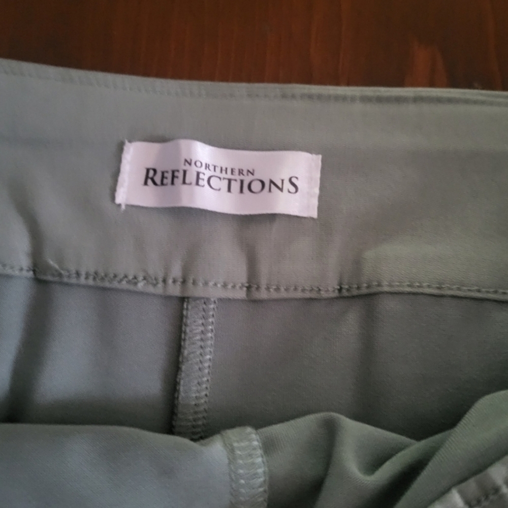 Northern Reflections Skort In Beige - Picture 4 of 7